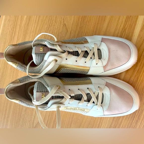 Michael Kors heeled sparkly sneaker “Georgie” - Picture 3 of 9